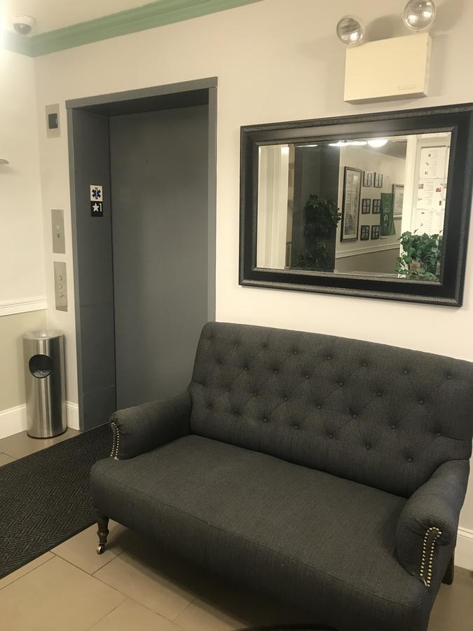 Crescent Suites Hotel Waltham Eksteriør bilde
