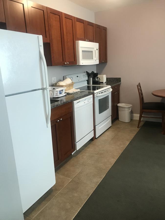 Crescent Suites Hotel Waltham Eksteriør bilde